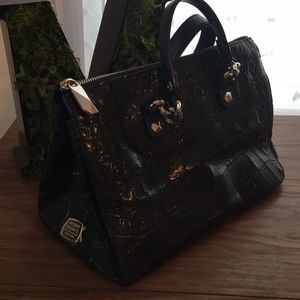 Henri Bendel Blk handbag